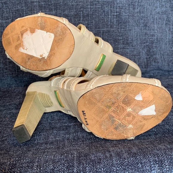 L.A.M.B. GREY + WHITE HEELS - Picture 6 of 7